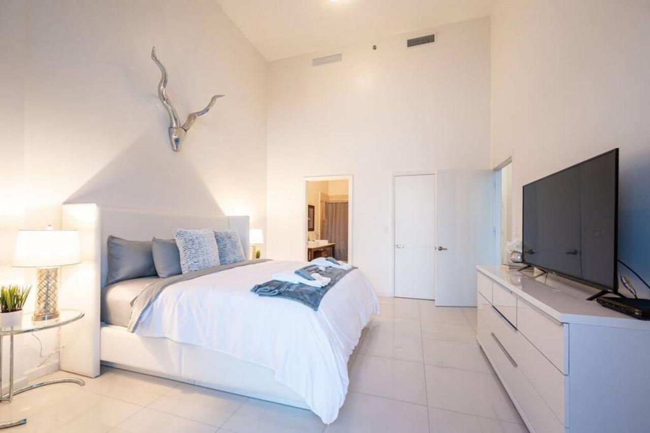 Beautiful One Bedroom Condo 16Ft Ceilings At The W Μαϊάμι Εξωτερικό φωτογραφία