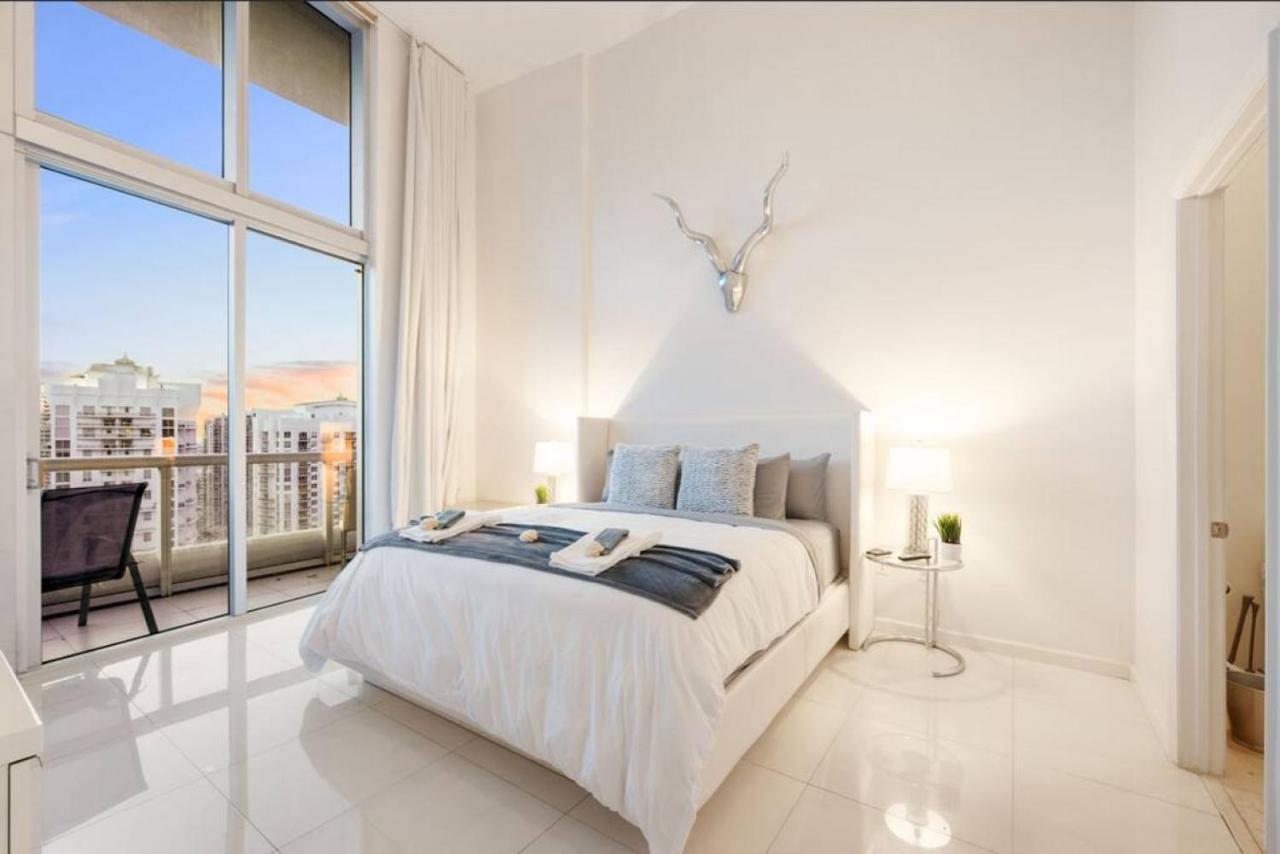 Beautiful One Bedroom Condo 16Ft Ceilings At The W Μαϊάμι Εξωτερικό φωτογραφία