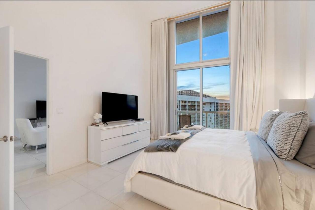 Beautiful One Bedroom Condo 16Ft Ceilings At The W Μαϊάμι Εξωτερικό φωτογραφία