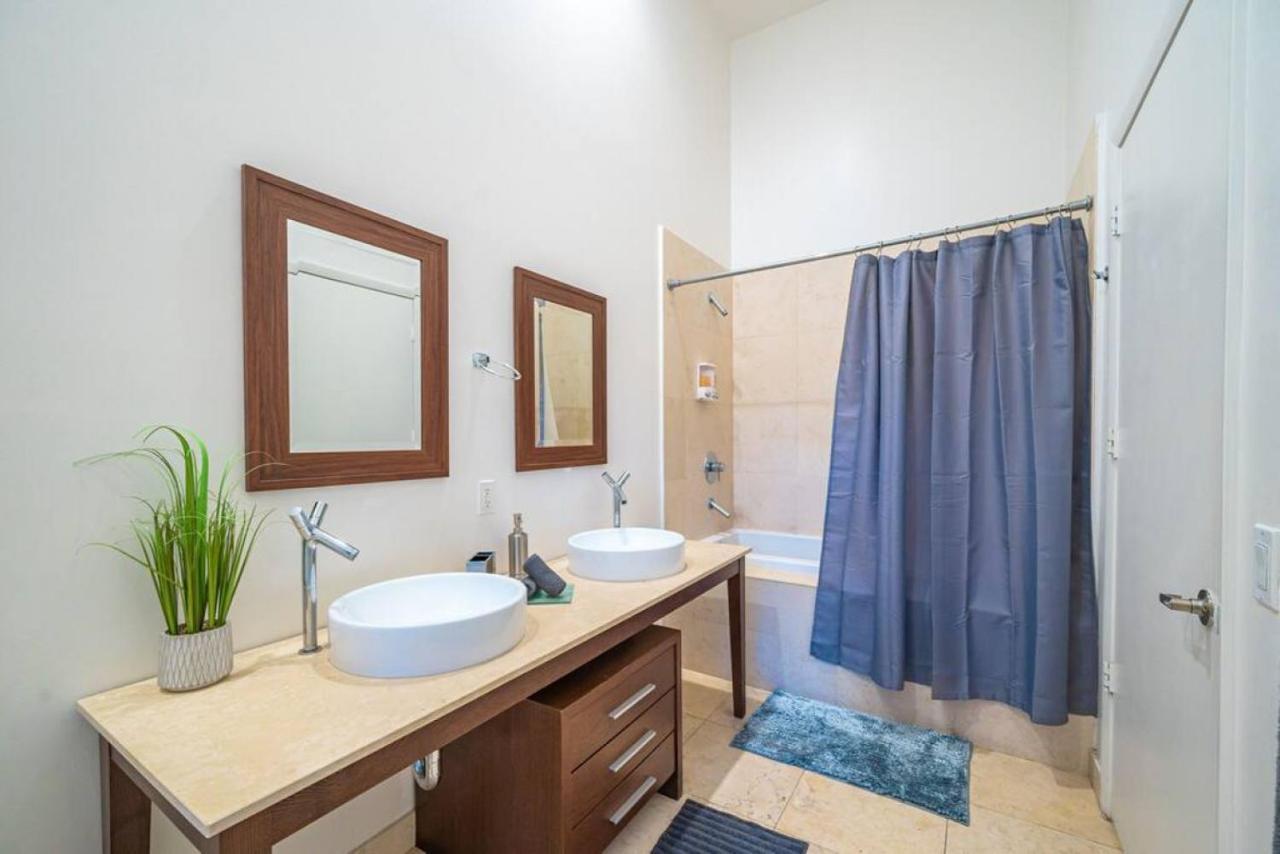 Beautiful One Bedroom Condo 16Ft Ceilings At The W Μαϊάμι Εξωτερικό φωτογραφία